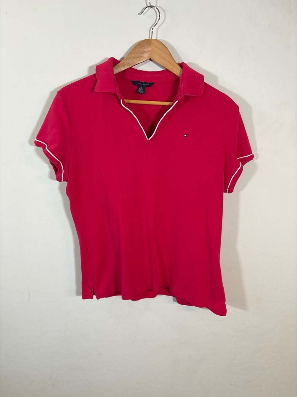Tommy Hilfiger Women's XL Pink V-Neck Short Sleeve Polo Shirt with White Piping